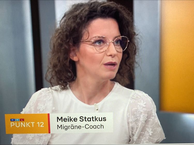 Meike Statkus bei ihrem TV-Auftritt zum Thema „Migräne frei"